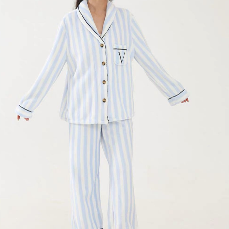 Stripe Flanel – Yumuşak Pamuklu Çizgili Flanel Pijama Seti