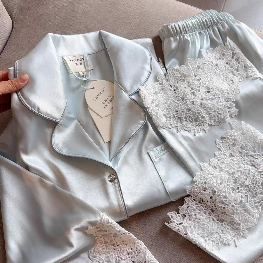 Aqua Whisper – İpeksi Dokulu Kadın Pijama Takımı