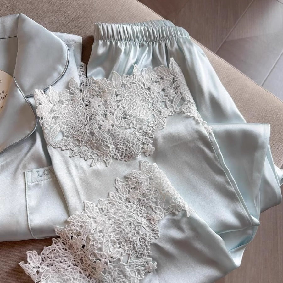 Aqua Whisper – İpeksi Dokulu Kadın Pijama Takımı