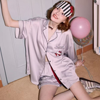 Bonjour Kitty – Saten Şortlu Kadın Pijama Takımı