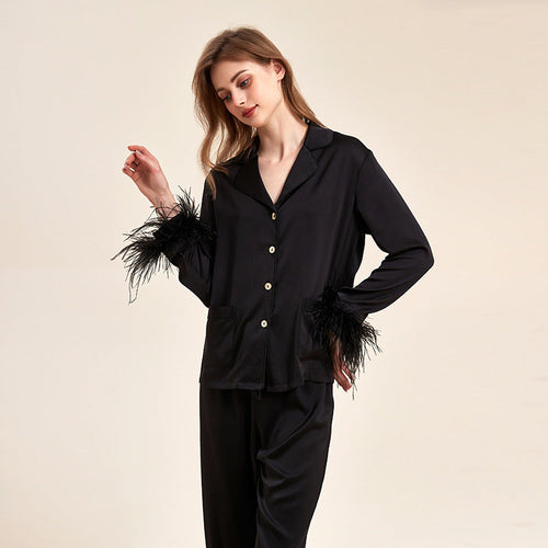 Feather Allure Negro Élégance Conjunto de Bata de Satén de Lujo