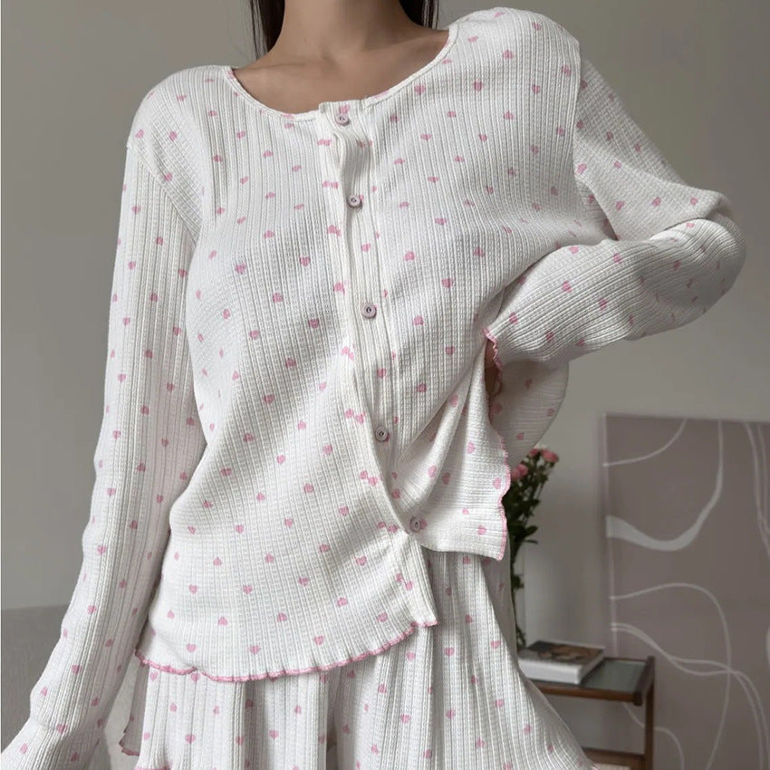 Lovely Hearts – Beyaz Kalp Desenli Kadın Pijama Takımı