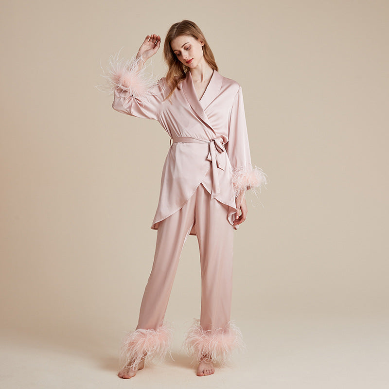 Rosé Luxe – Pudra Saten Tüylü 3’lü Kadın Pijama Takımı