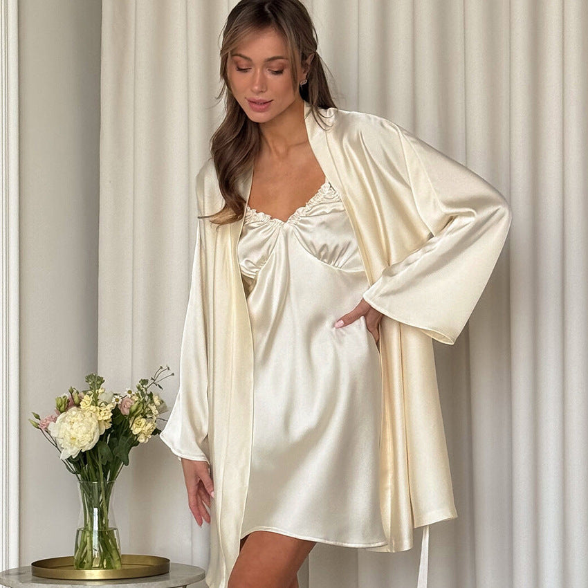 Satin Elegance – Kadın Saten Sabahlık & Gecelik Takımı