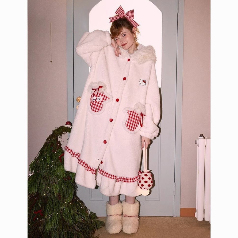 Snowy Dream – Hooded Plush Women's Robe