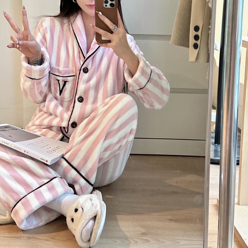 Stripe Flanel – Yumuşak Pamuklu Çizgili Flanel Pijama Seti
