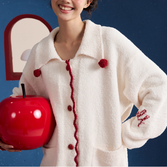 Krem Ponpon Detaylı Lüks Polar Pijama Takımı