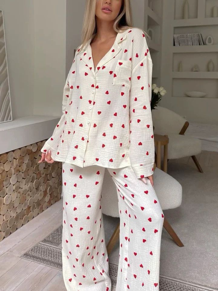 Heart Bliss – Pamuklu Kalp Desenli Kadın Pijama Takımı