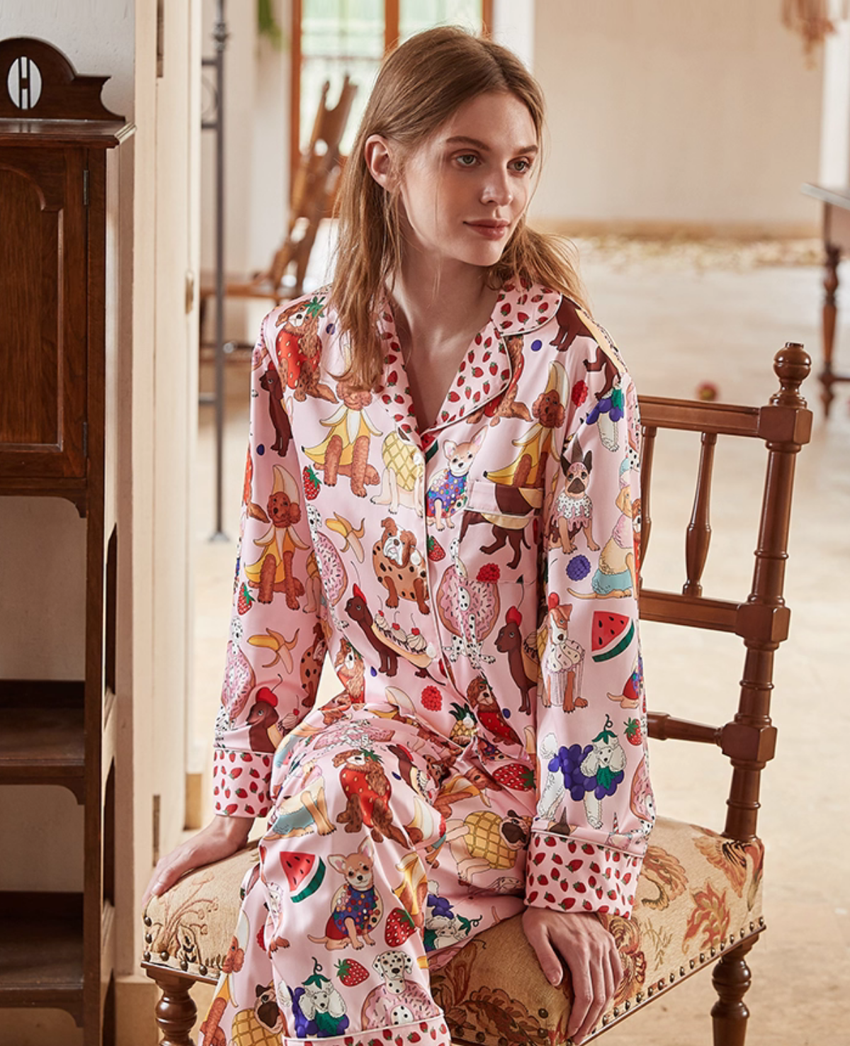 Pembe Époque Desenli Lüks Saten Pijama Takımı