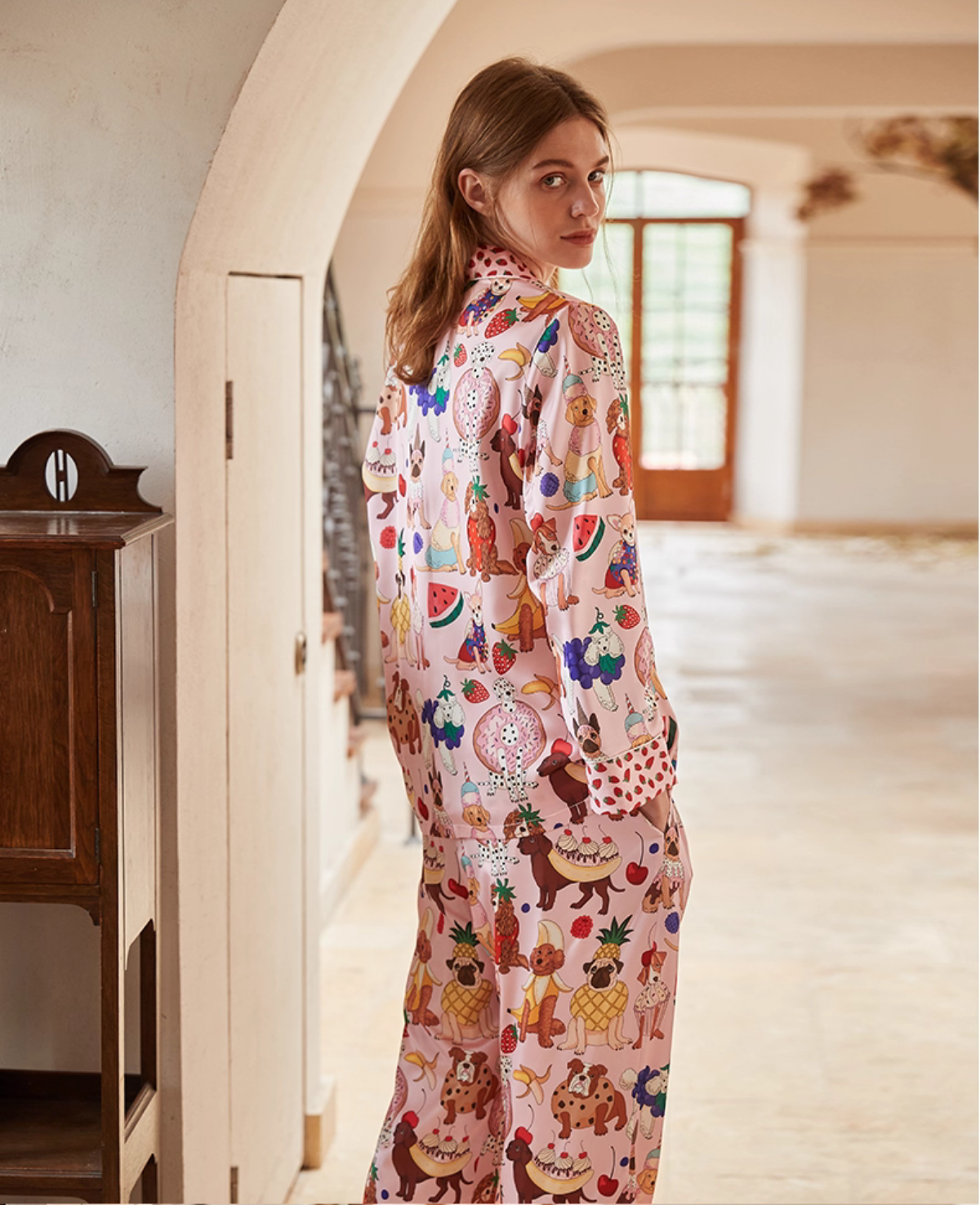 Pembe Époque Desenli Lüks Saten Pijama Takımı