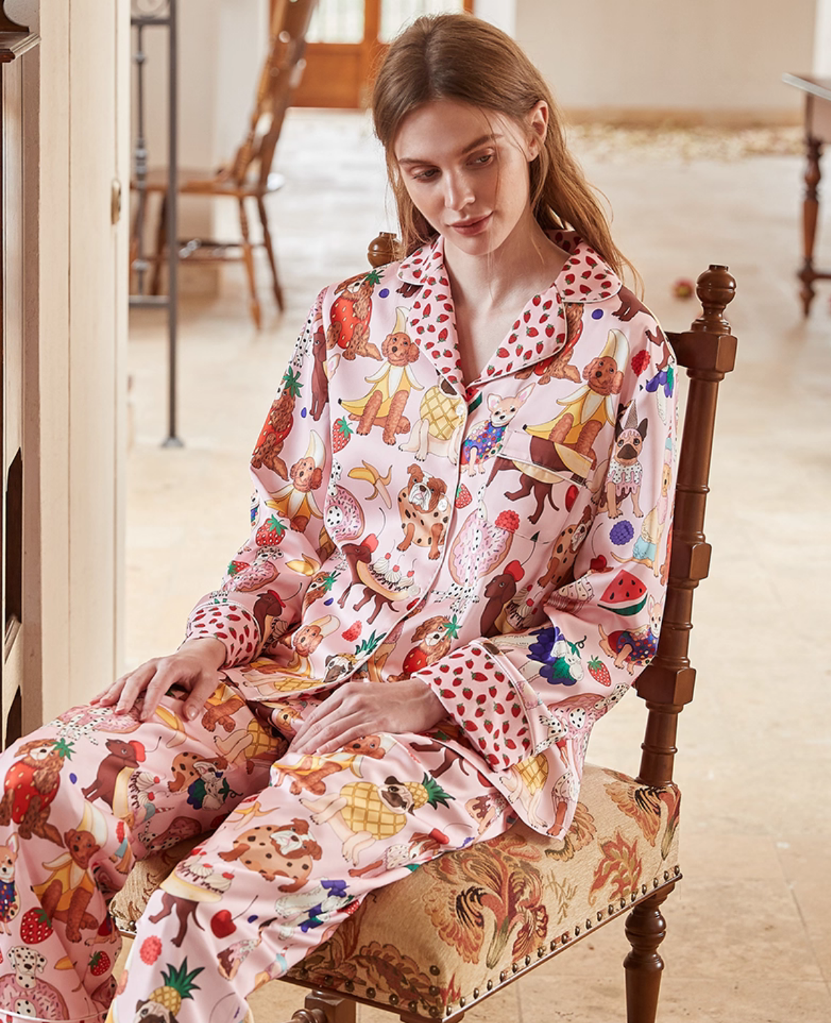 Pembe Époque Desenli Lüks Saten Pijama Takımı