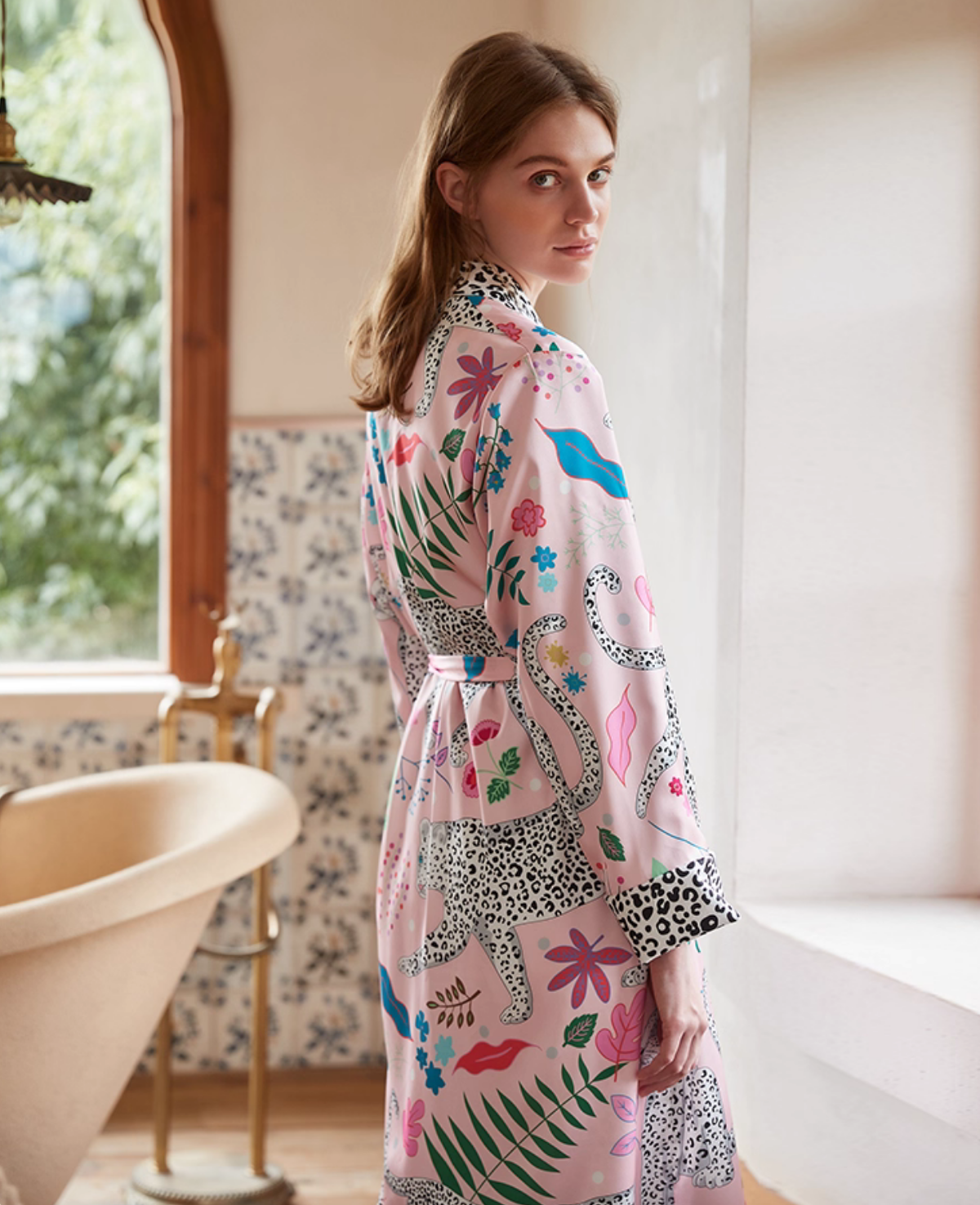 Kar Leoparı Desenli Premium Saten Sabahlık