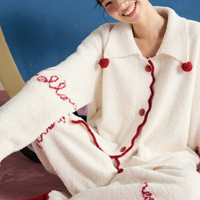 Krem Ponpon Detaylı Lüks Polar Pijama Takımı