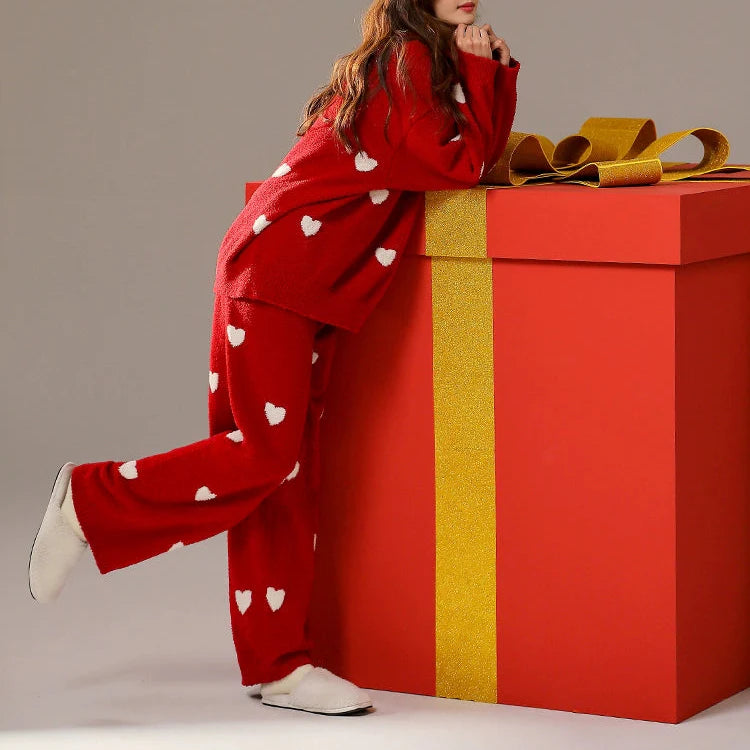 Kırmızı Kalp Desenli Yumuşak Polar Pijama Takımı