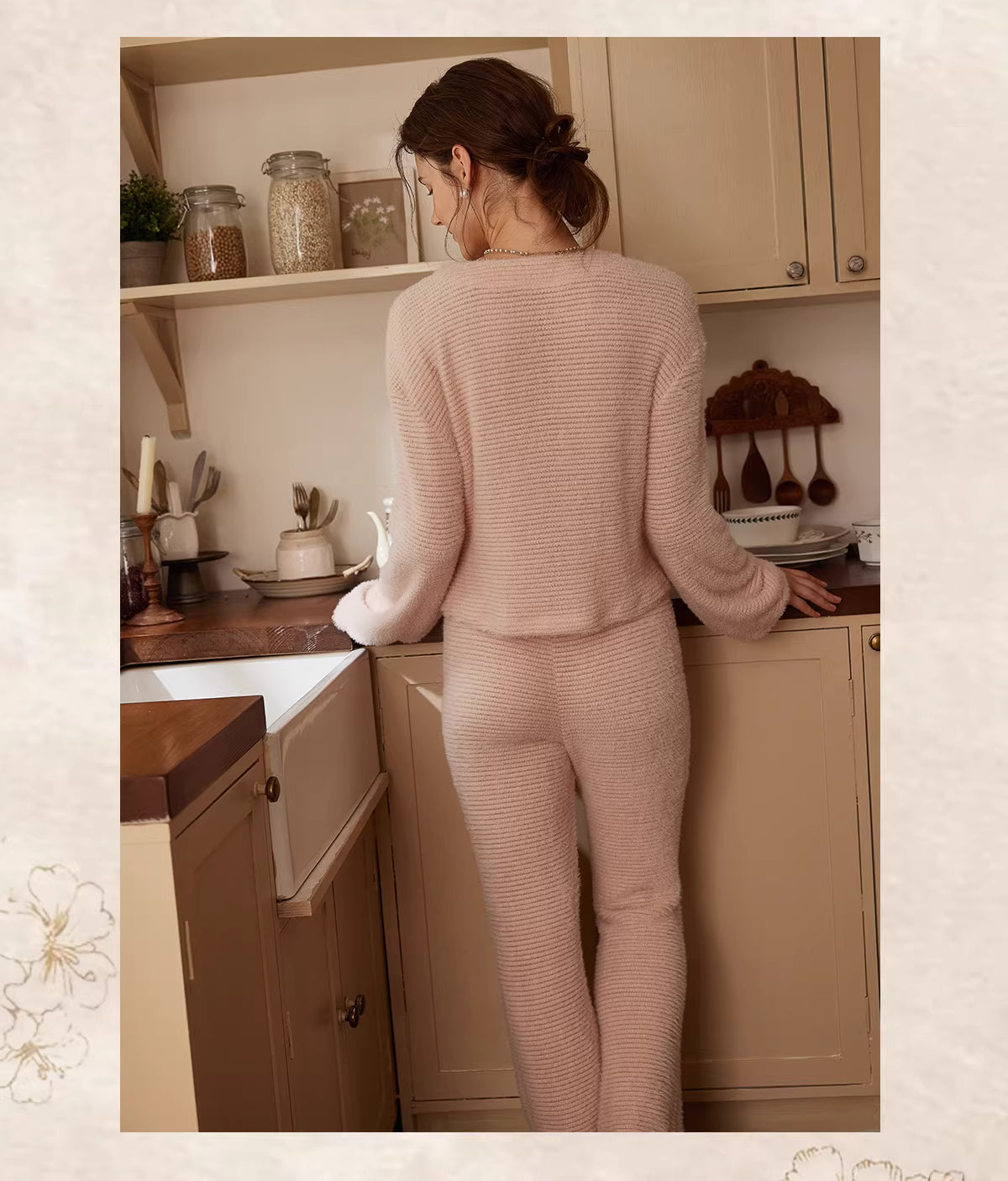 Pembe Fransız Stil Fiyonk Detaylı Polar Pijama Takımı