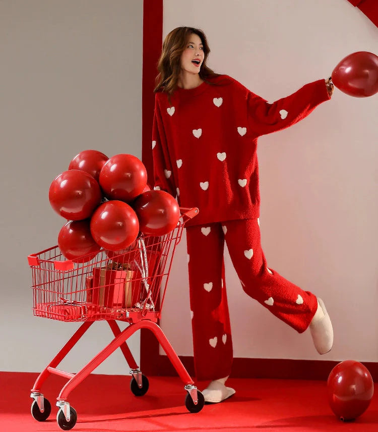Kırmızı Kalp Desenli Yumuşak Polar Pijama Takımı