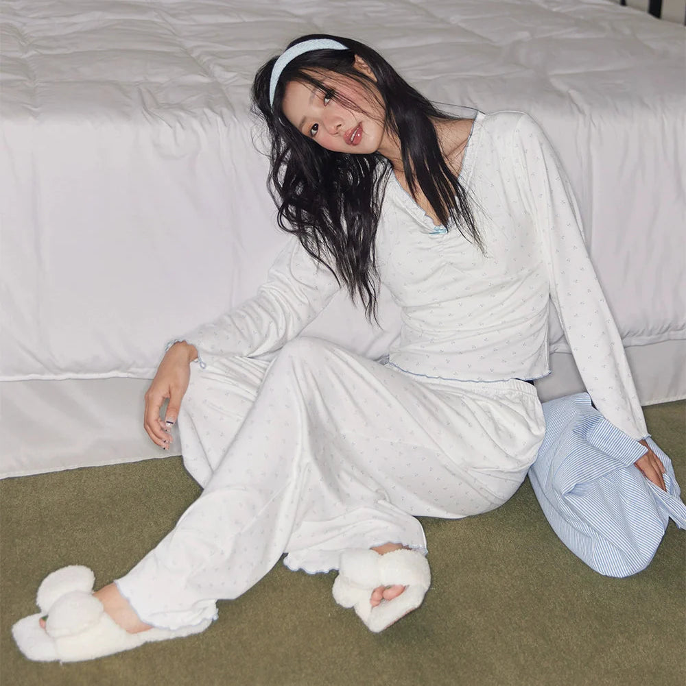 Beyaz Minimal Desenli Pijama Takımı