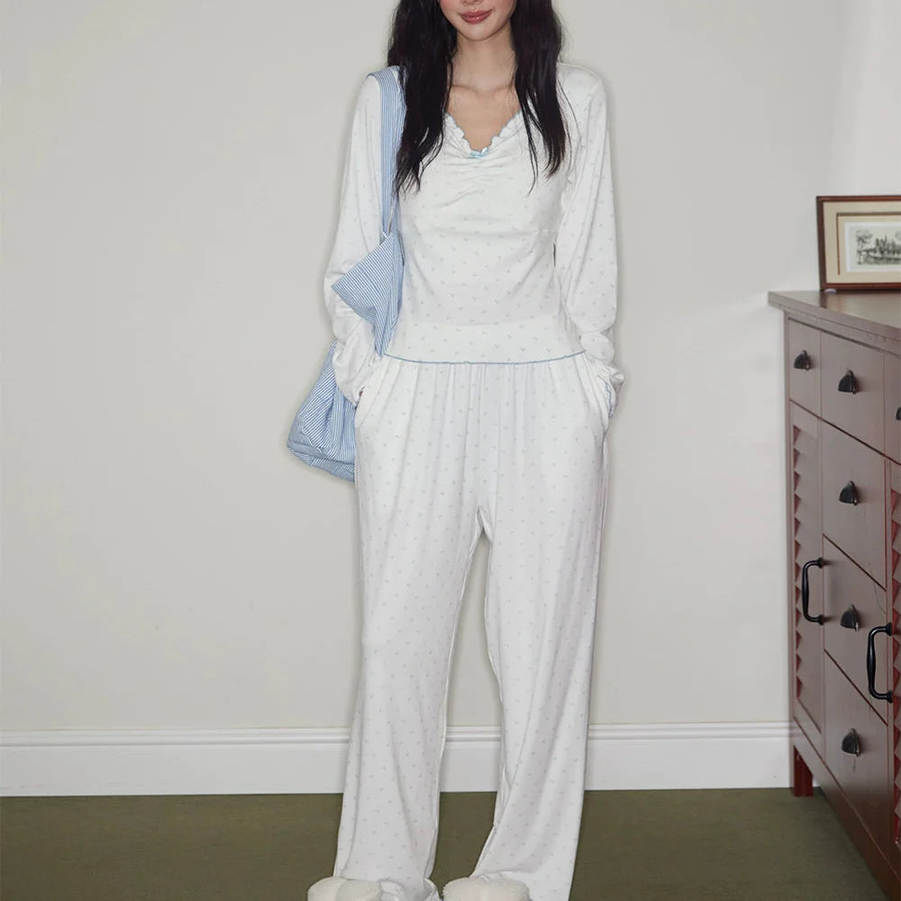 Beyaz Minimal Desenli Pijama Takımı