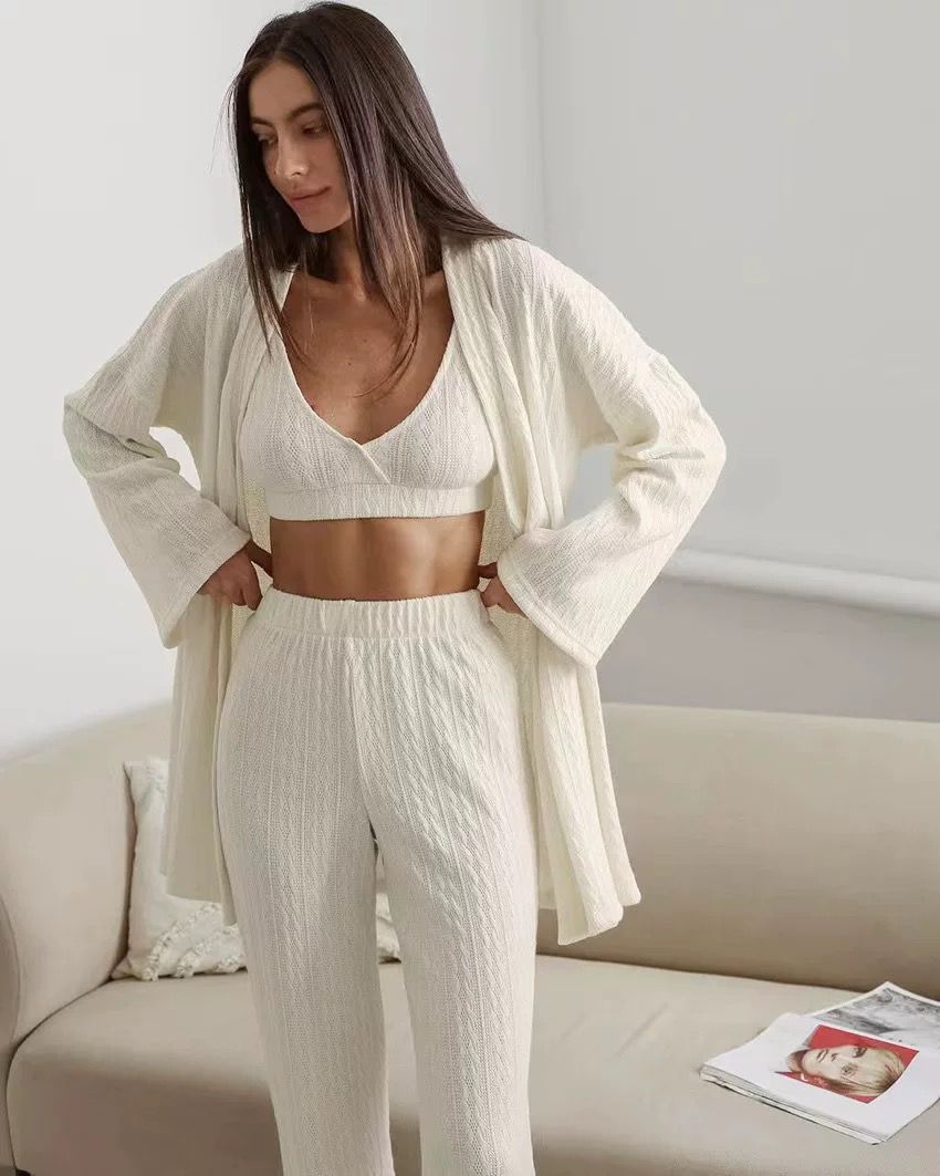 Soft Knit Elegance – 3’lü Kadın Pijama Set