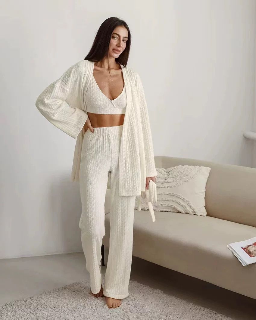 Soft Knit Elegance – 3’lü Kadın Pijama Set