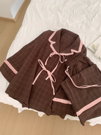 Pijama de encaje con lazo marrón