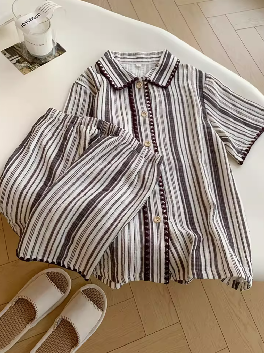 Pijama de algodón a rayas marrones