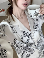 Conjunto de pijama de satén de lujo con estampado de leopardo