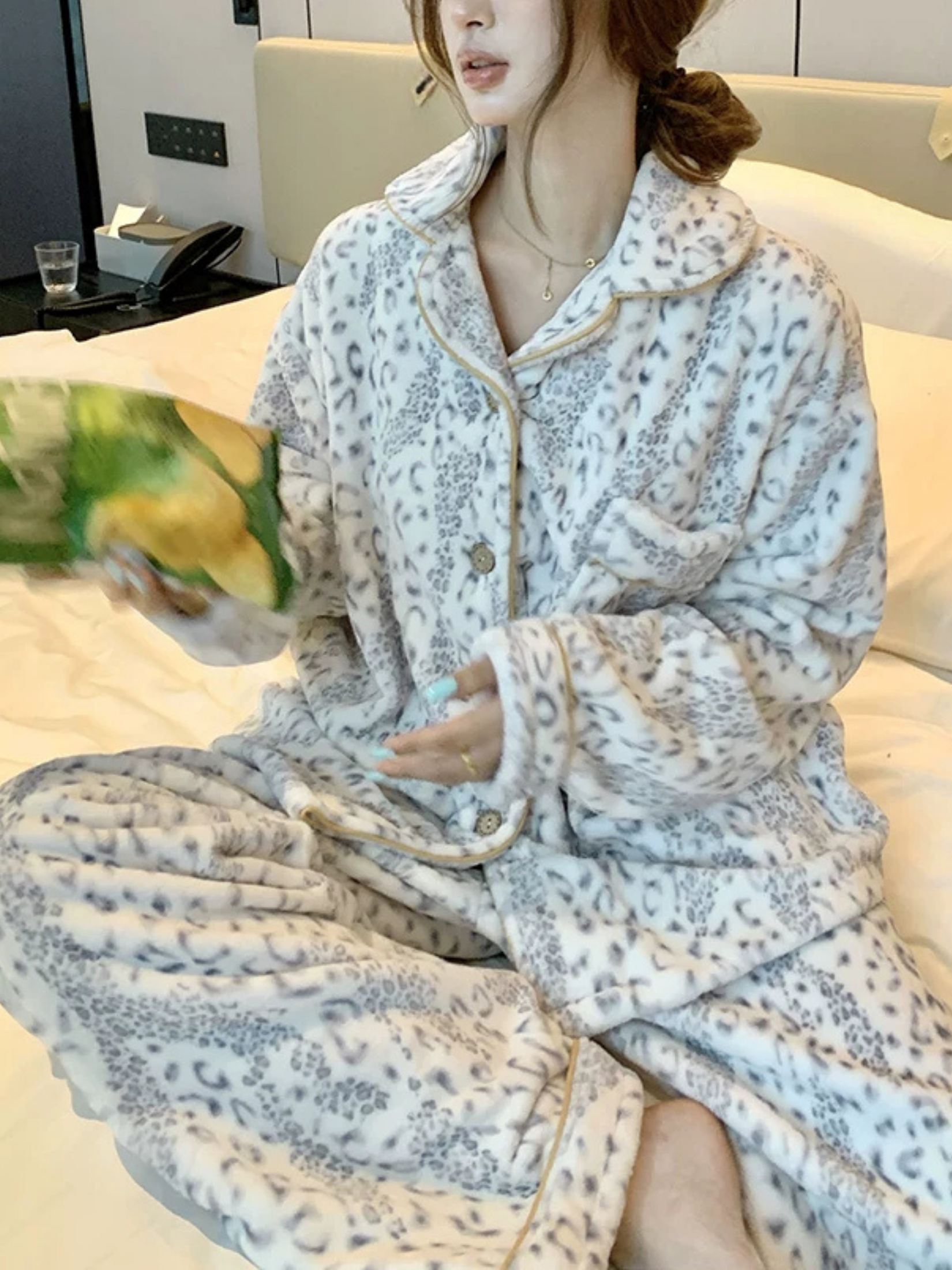 Leopar Desenli Kadın Pijama Takımı