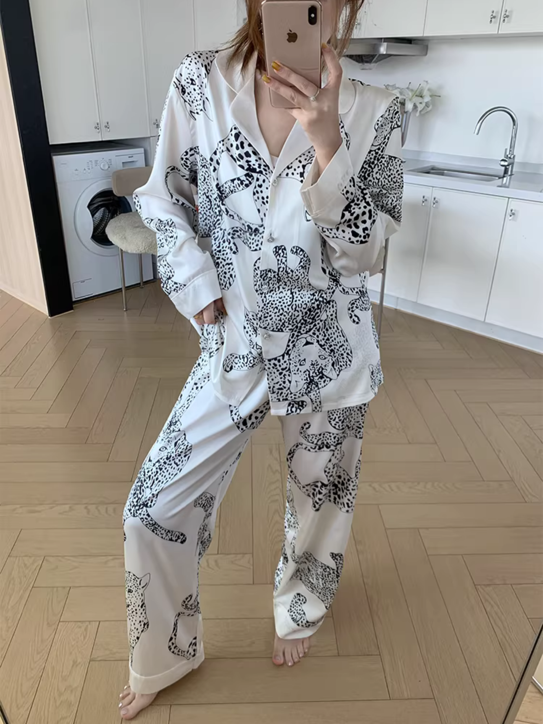 Conjunto de pijama de satén de lujo con estampado de leopardo
