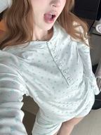 Pijama de pantalón corto con estampado floral